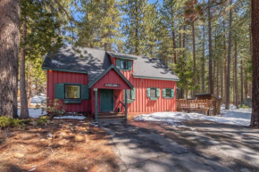 Walk to Lake from Cozy Cabin for 8 with Private Hot Tub BBQ Close to Everything